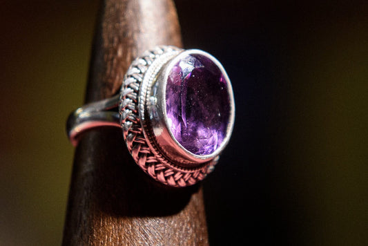 Anello Ametista Himalayana — Fatto a Mano