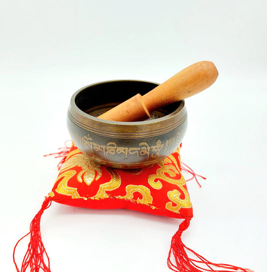 Campana piccola stampato con il mantra del cuore.