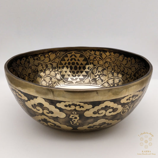 Campana tibetana  contemporanea inciso piedi di Budhha e Shriyantra