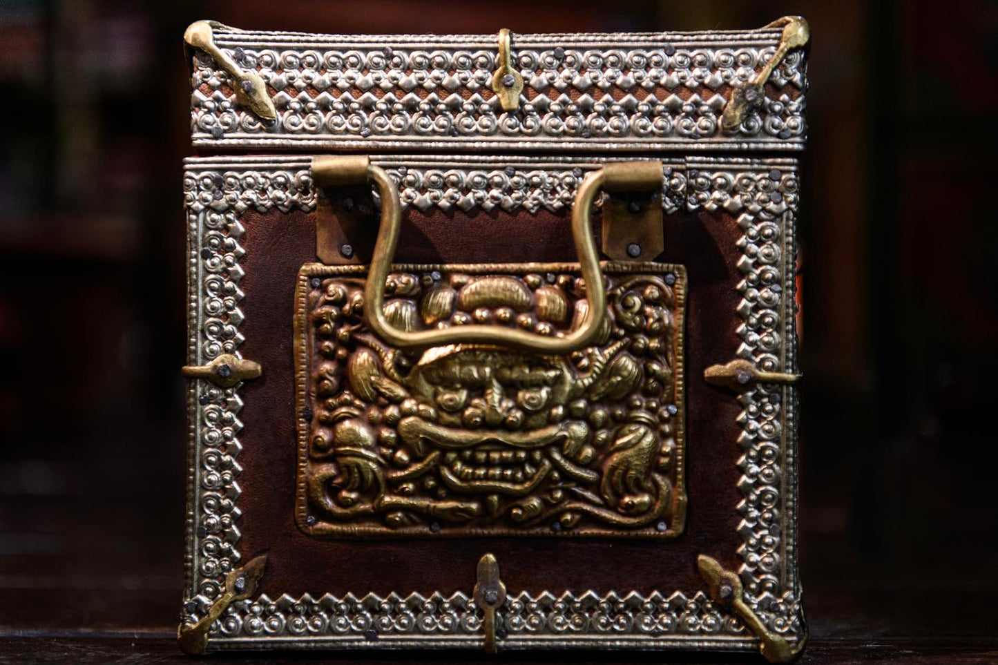 Scatola Artigianale Tibetana'Simbolo di prosperità