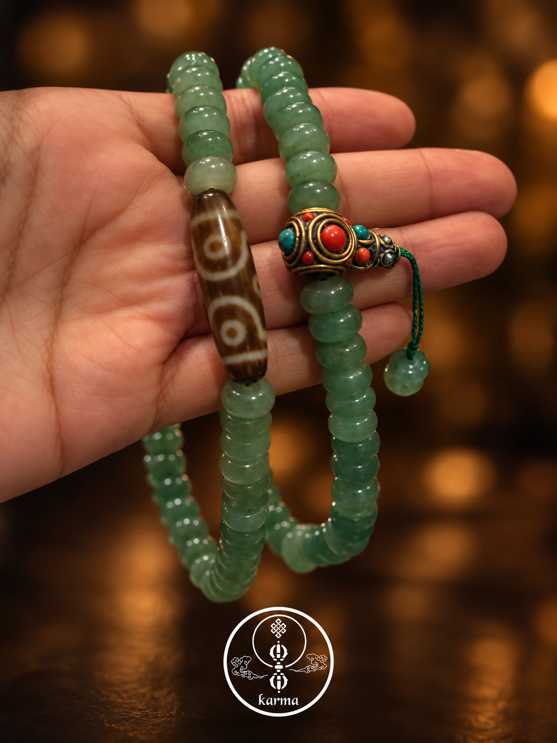 Mala in Giada Verde con Dzi a Quattro Occhi e Mantra Sacro