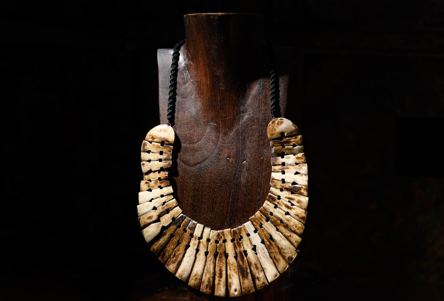 Collana tradizionale himalayana in osso